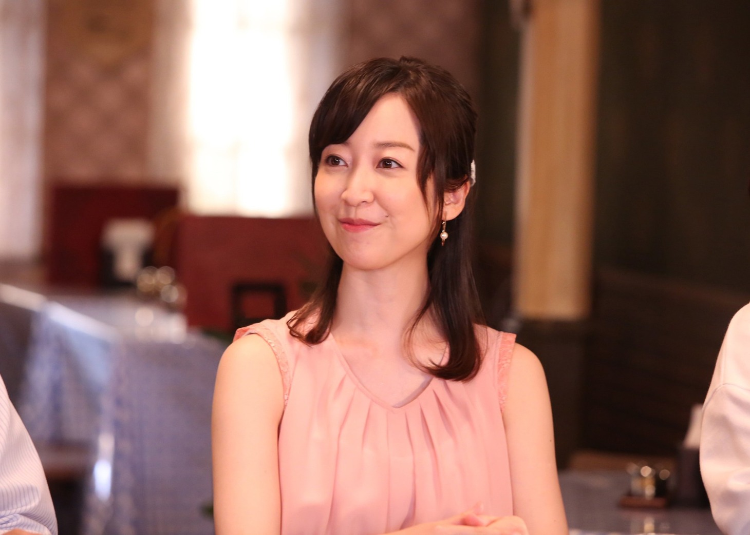 黒川智花扮するかおり。
