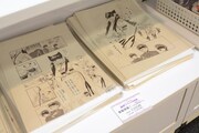 「～デビュー20周年記念～星野リリィの世界展『おとめ妖怪ざくろ』×『きぐるみ防衛隊』×『輪るピングドラム』」の物販コーナーより。