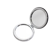 「ハウルの動く城 ダブルコンパクトミラー 魔法の色円盤」は片方が拡大鏡、もう片方が等倍鏡になっている。