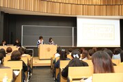 講演会の様子。