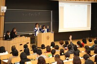 講演会の様子。