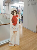 1階に展示されている等身大スタンディ。