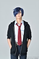 設楽銀河扮する久慈悠。