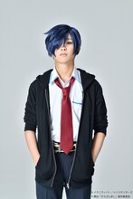 設楽銀河扮する久慈悠。