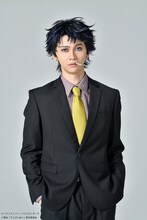 横井翔二郎扮する久慈誓。