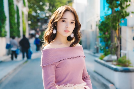 矢作穂香扮する星野七瀬。