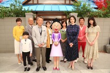 前列左から寺田心、池上彰、サザエさん、天海祐希、森矢カンナ。後列左から高島彩、田山涼成、生駒里奈、大久保佳代子、勝俣州和。