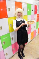 参加者の中にはリオのコスプレをしてピザ作りに臨んだ人も。