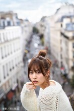 山下美月「忘れられない人」より。（撮影：須江隆治）