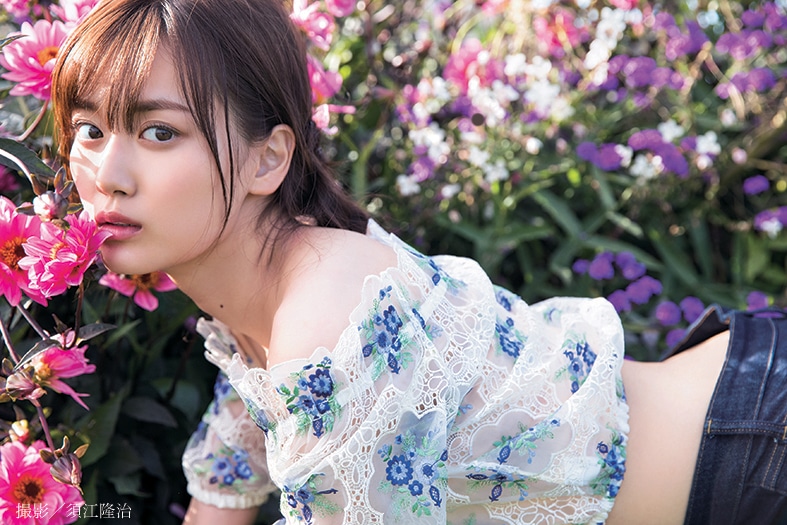 山下美月「忘れられない人」より。（撮影：須江隆治）