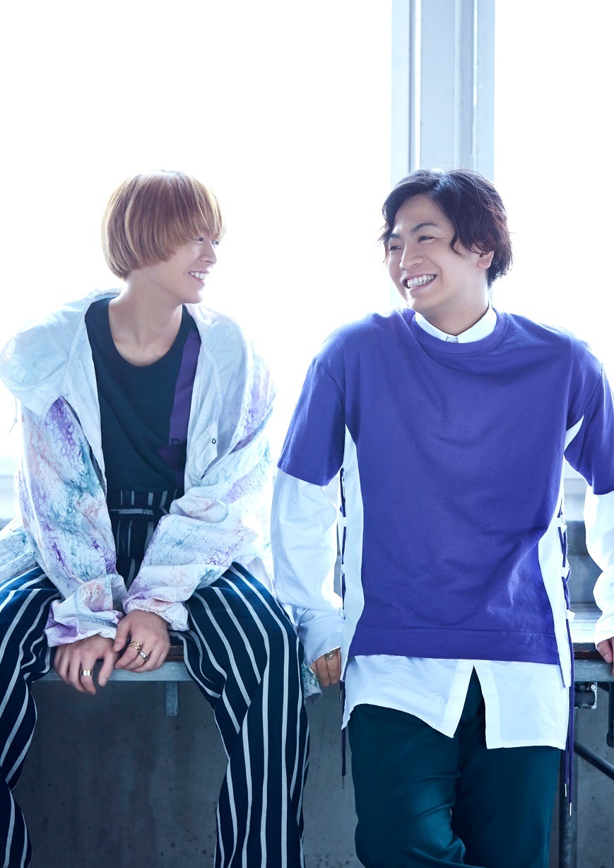 all at once。左からNARITO、ITSUKI。