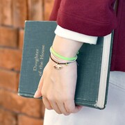 「静電気軽減ブレスレット（鏑木・T・虎徹／私服Ver.）」使用イメージ