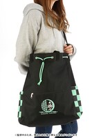 ショルダーバッグとして使用する場合のイメージ。