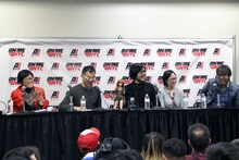 「DEEMO」の劇場アニメ化が発表された、「ANIME-NYC 2019」内のパネルの様子。