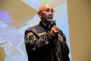 監督の本多康之。