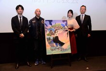 「なつなぐ！」制作発表会にて。左からプロデューサーの福留俊、監督の本多康之、青山吉能、熊本県東京事務所の村井浩一所長。