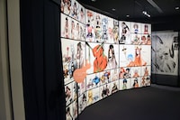 「シャーマンキング展」の様子。