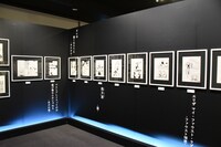 「シャーマンキング展」の様子。