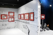 「シャーマンキング展」の様子。