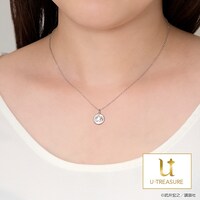 「シャーマンキング」のハオをモチーフにしたネックレスの着用イメージ。