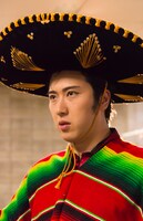 尾上松也扮する八神和彦。