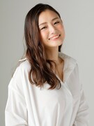 石川麻美役の片山萌美。