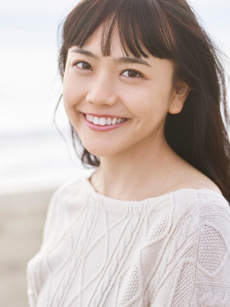 佐藤唯役の松井愛莉。