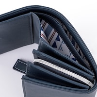 真波山岳モデルのミニ財布。