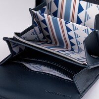 真波山岳モデルのミニ財布。