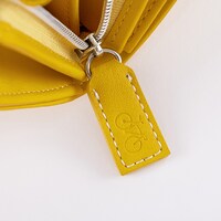 小野田坂道モデルのミニ財布。