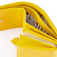 小野田坂道モデルのミニ財布。