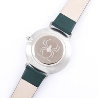 巻島裕介モデルの腕時計。