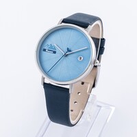 真波山岳モデルの腕時計。