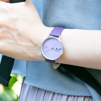 東堂尽八モデルの腕時計の使用イメージ。