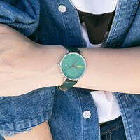 巻島裕介モデルの腕時計の使用イメージ。