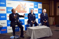 左から中野和雄氏、中井義則、嶋田隆司。