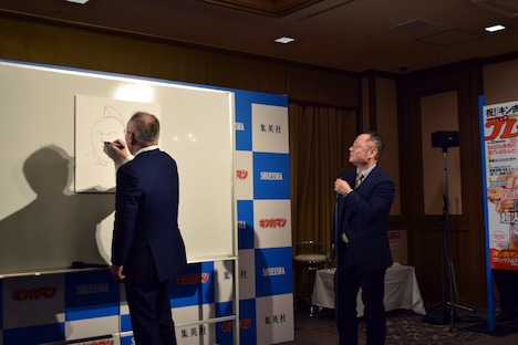 中井によるライブドローイング。