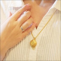 「コンパクトモチーフペンダント」「モチーフリング」着用イメージ
