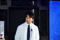 中須賀教授とともに衛星の開発を担当した青柳賢英氏。