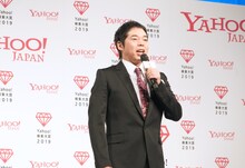 ゲストMCの今田耕司。