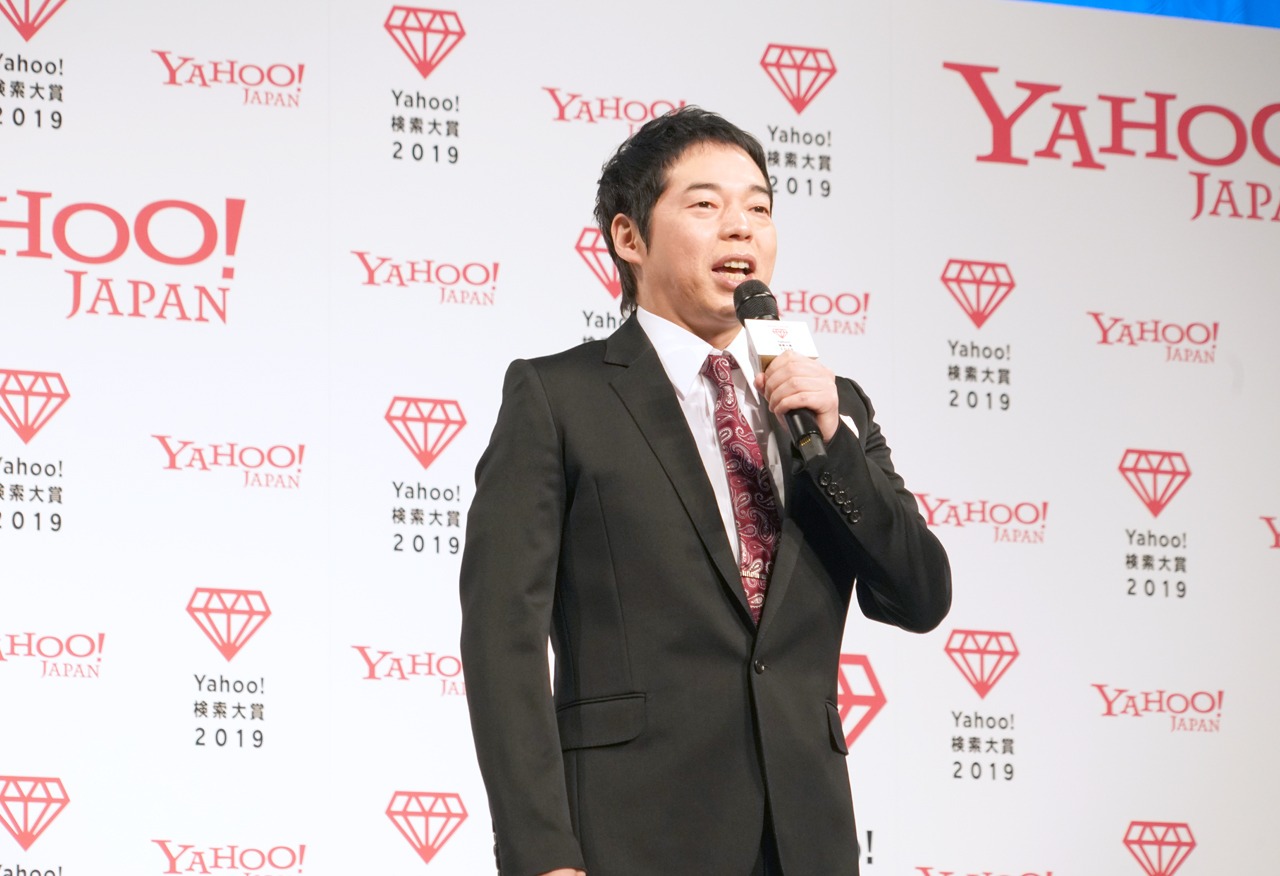 ゲストMCの今田耕司。