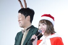 左から小籔千豊、花澤香菜。