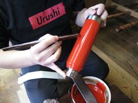 「サーモマグ アンブレラボトル漆」の制作過程。