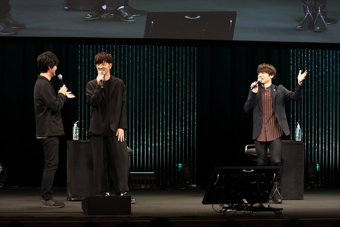 左から司会の鷲崎健、櫻井孝宏、内田雄馬。