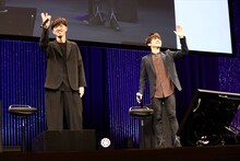 左から櫻井孝宏、内田雄馬。