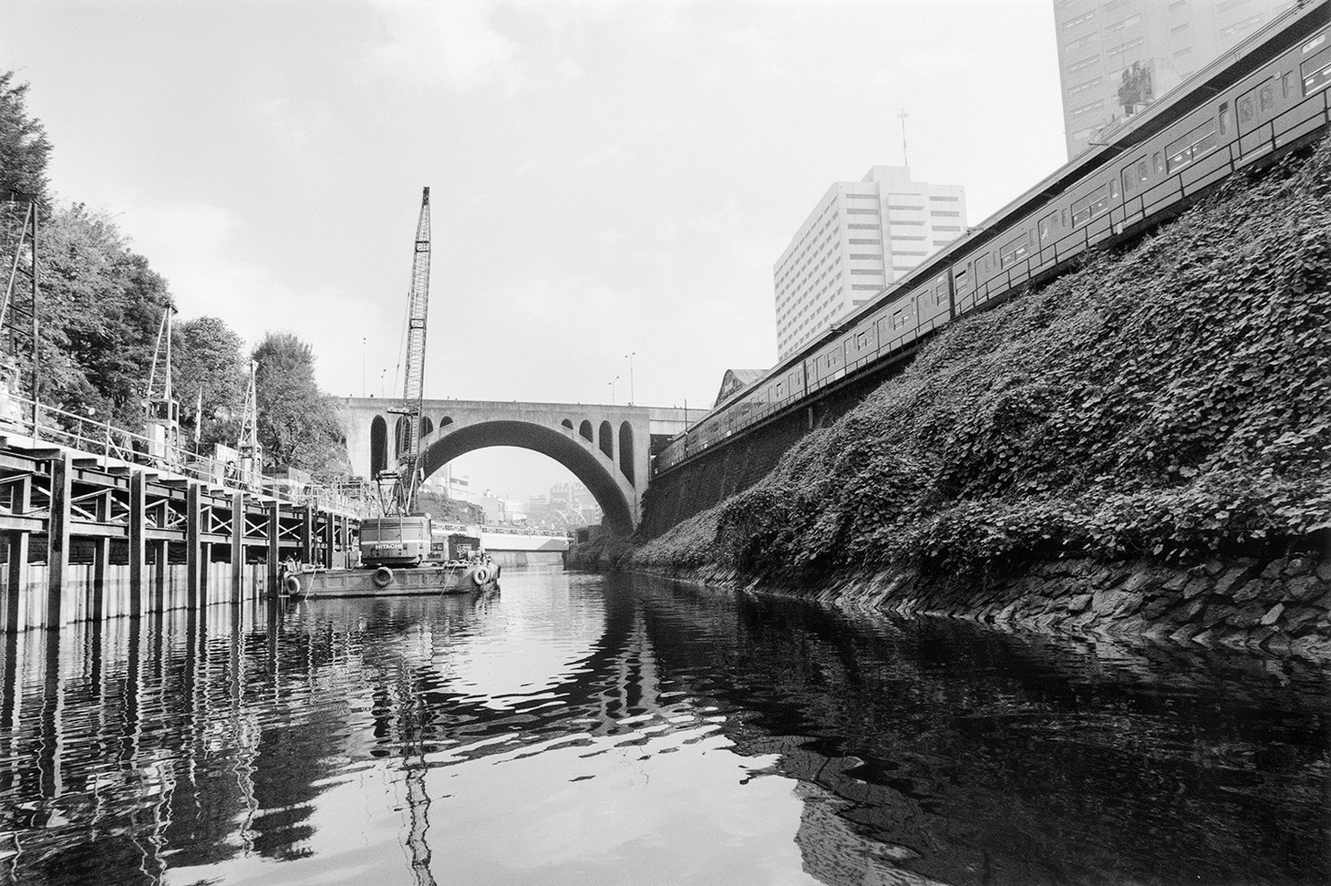 大阪での企画展でも展示された、劇場版のロケハン写真。