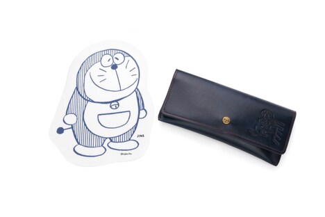 「Flagship Model」シリーズのセリート（左）とケース（右）。