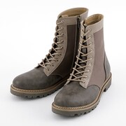 「空の境界」とのコラボによるブーツ。