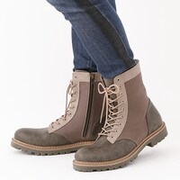 「空の境界」とのコラボによるブーツの使用イメージ。