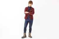 「空の境界」とのコラボによる腕時計とブーツの使用イメージ。